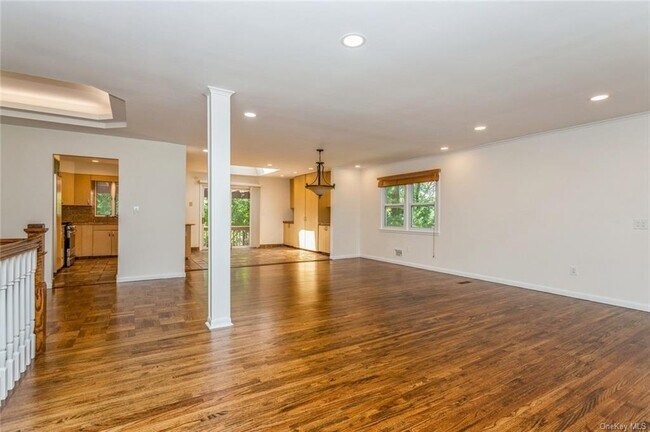 Building Photo - 2 Merion Dr