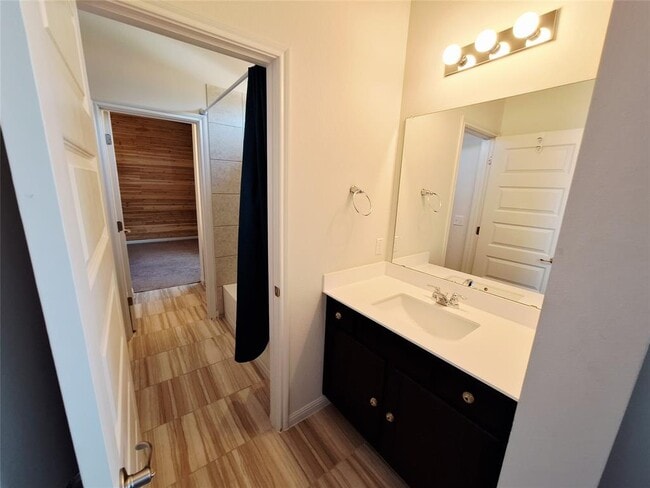 Building Photo - 7800 Hillock Terrace