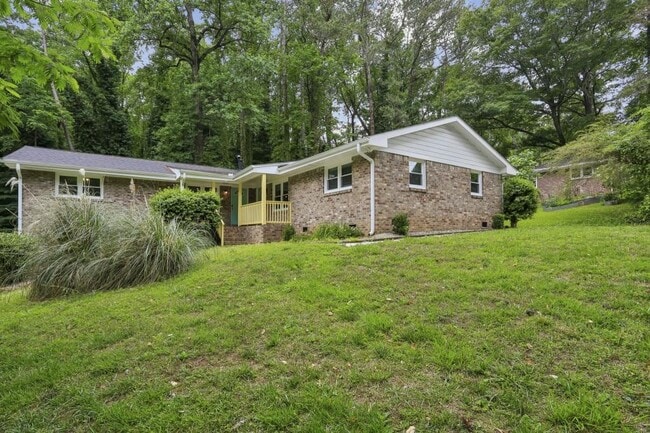 Building Photo - 2893 White Oak Dr