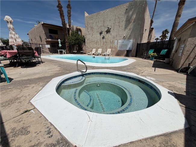 Building Photo - 1280 Mohave Dr