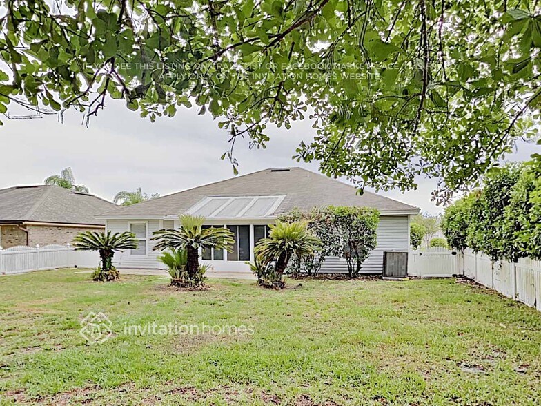 Building Photo - 10769 Las Colinas Way