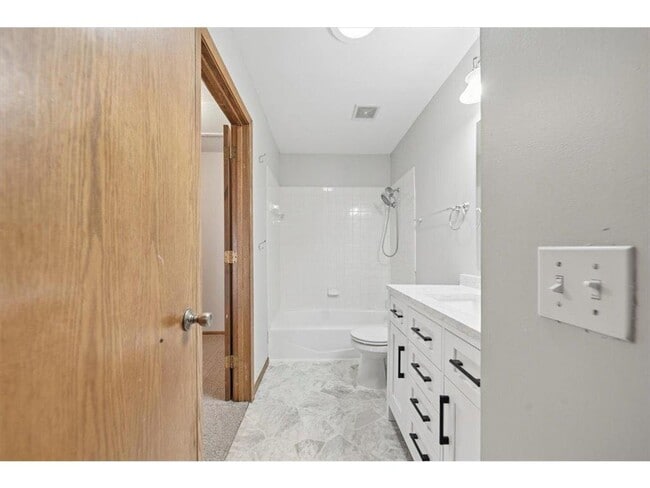 Building Photo - 9523 Hartford Cir