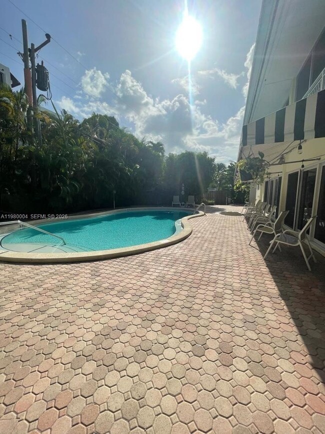 Building Photo - 260 Sunrise Dr