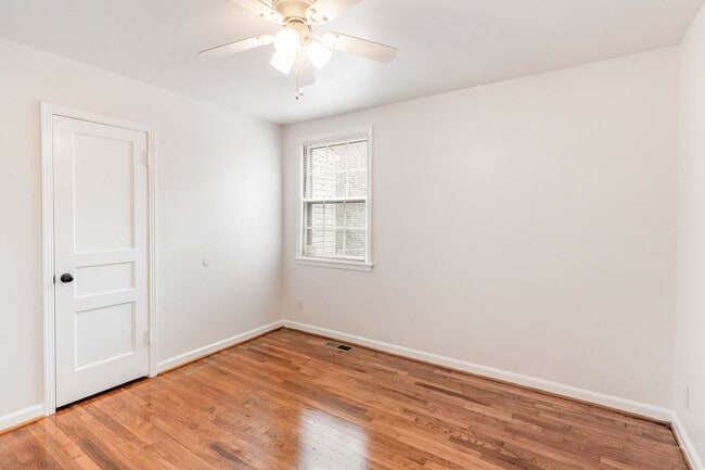 Building Photo - 5506 Bon Air Cir