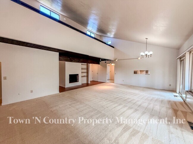 Building Photo - 26142 Carmel Knolls Dr