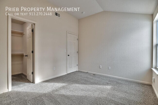 Building Photo - 310 N Ferrel St