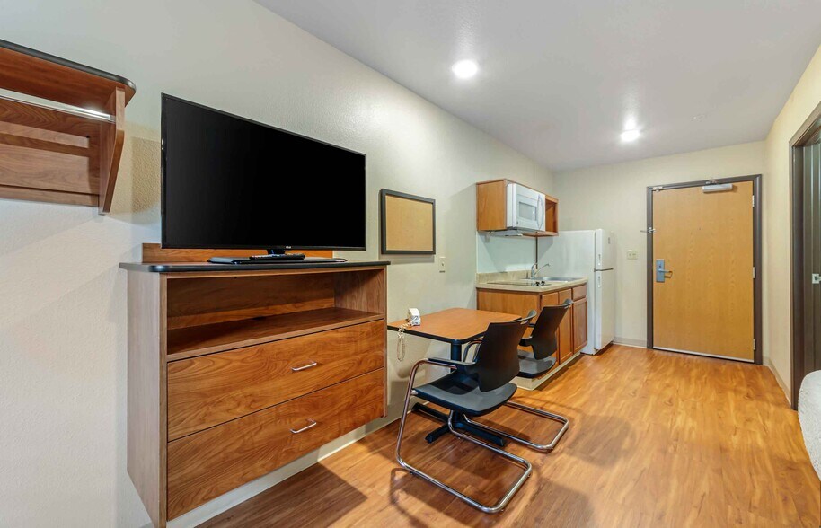 Building Photo - Furnished Studio-Fort Lauderdale - Airport - West