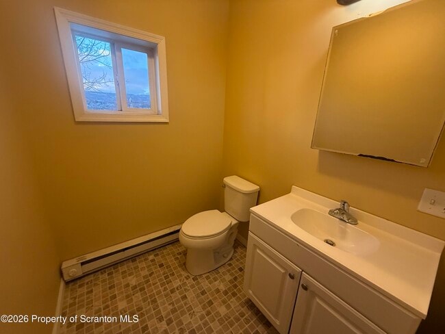 Building Photo - 1409 Sanderson Ave