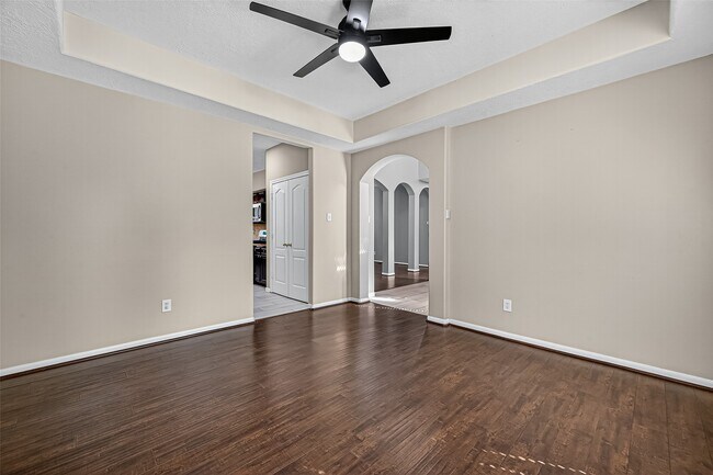 Building Photo - 11603 Oak Lake Park Dr