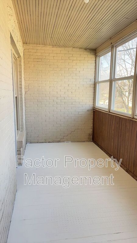 Building Photo - 122 Parsons St