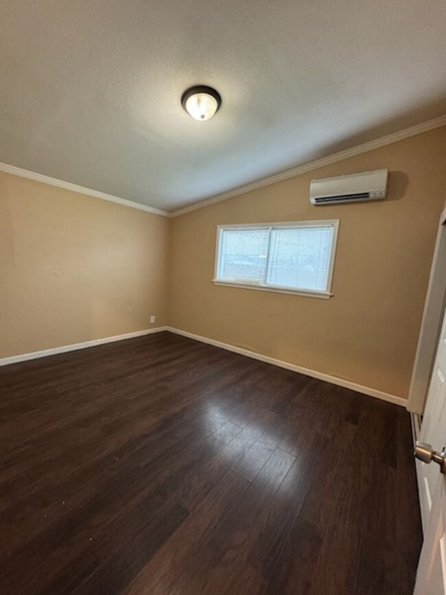 Building Photo - Spacious & Inviting 4-Bedroom Home in Anti...