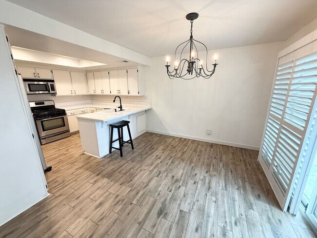 Building Photo - Gorgeous 3 bedroom home In the heart of Mission Viejo!
