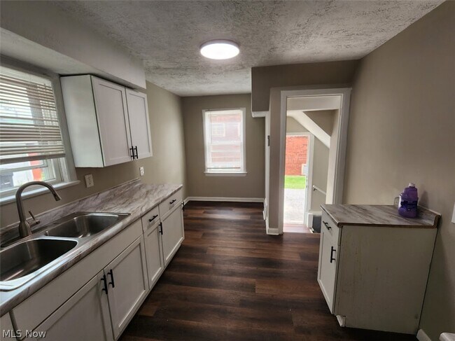 Building Photo - 16401 Judson Dr