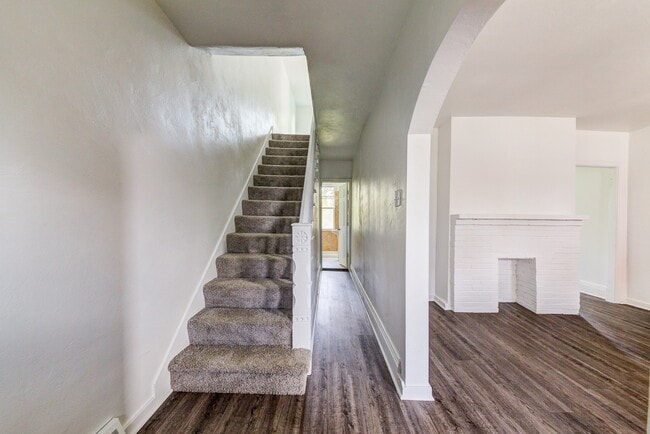 Building Photo - 20 Sylvania Ave