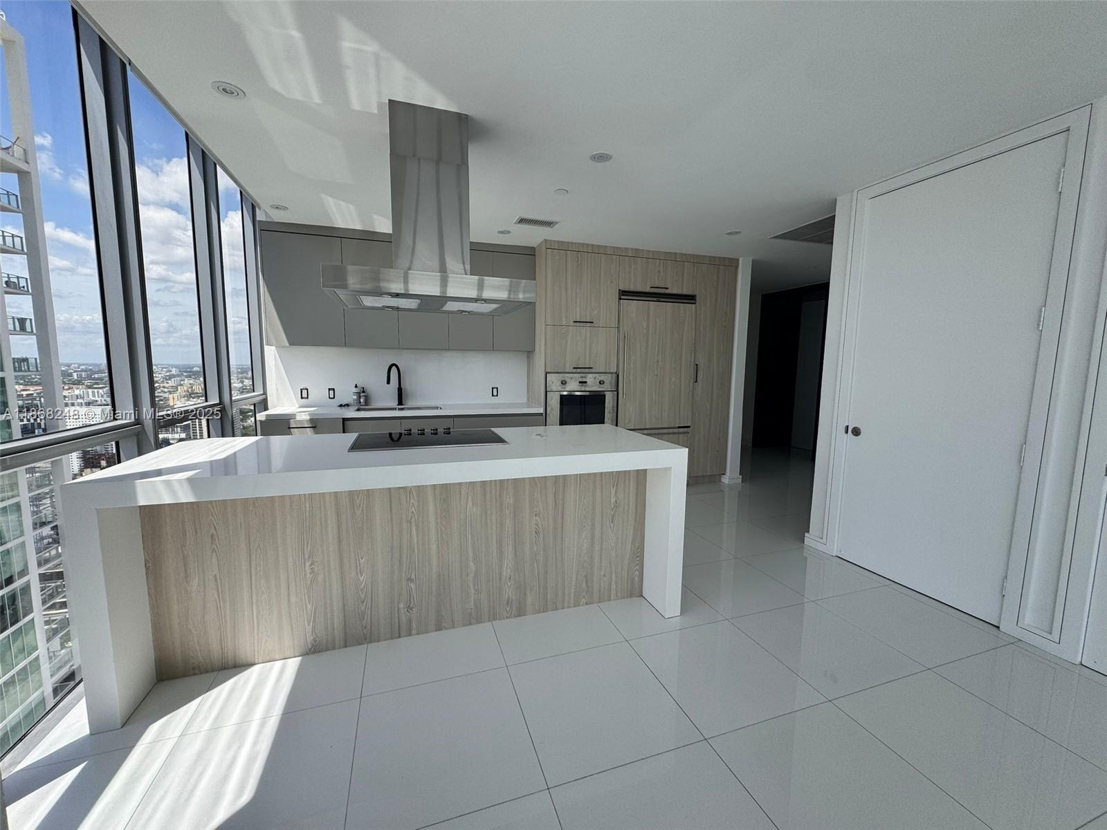 Building Photo - 1100 Biscayne Blvd