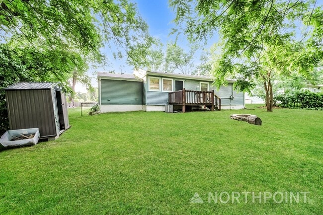 Building Photo - 3 BR/1.5BA | Newly Renovated Single Family Home |  Fenced backyard | In Kansas City!