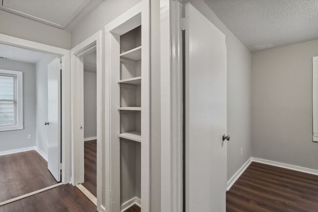 Building Photo - Large 3BR/1BA Near Ardsley Park House For Rent