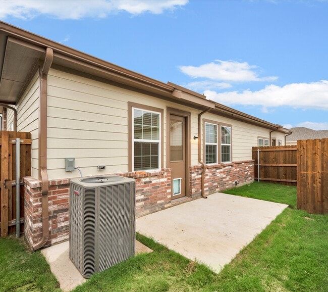 Building Photo - 2703 Rockhill Rd