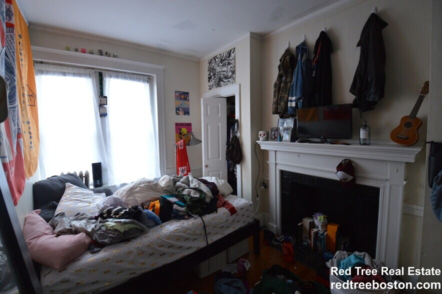 Building Photo - 56 Egmont St