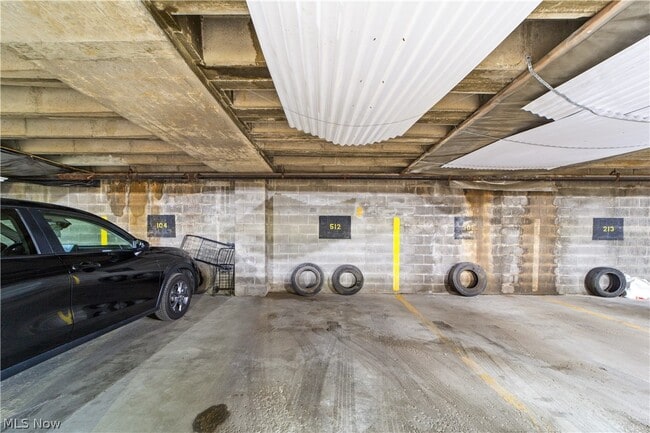 Building Photo - 20333 Detroit Rd