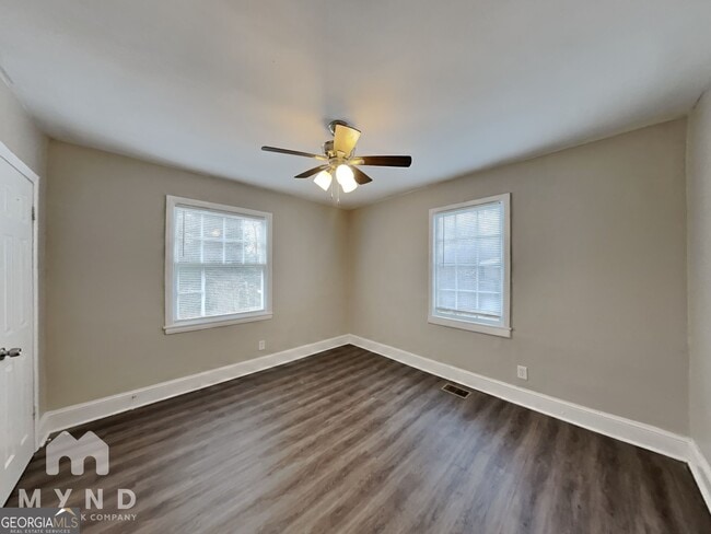 Building Photo - 1284 Westmont Rd SW