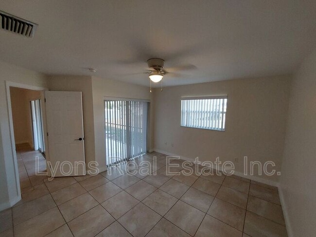 Building Photo - 611 SE 5th St