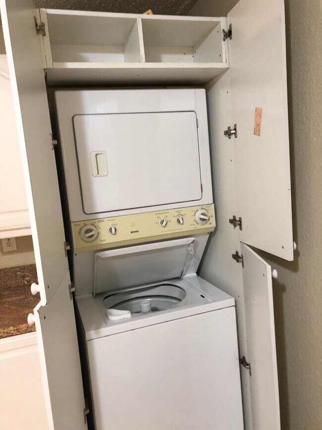 Building Photo - 510 M St