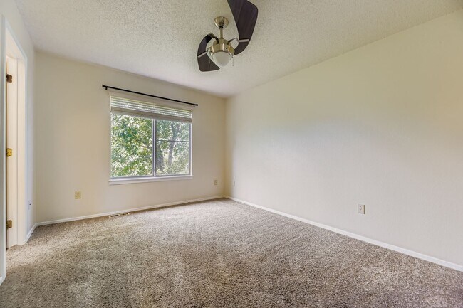 Building Photo - 6532 Freeport Dr