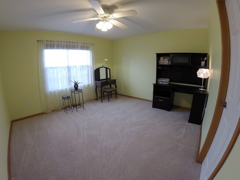 Building Photo - 1822 Aspen Ct