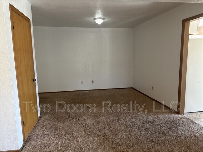 Building Photo - 2204 Shadowridge Dr
