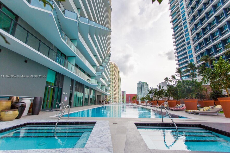 Building Photo - 1300 S Miami Ave