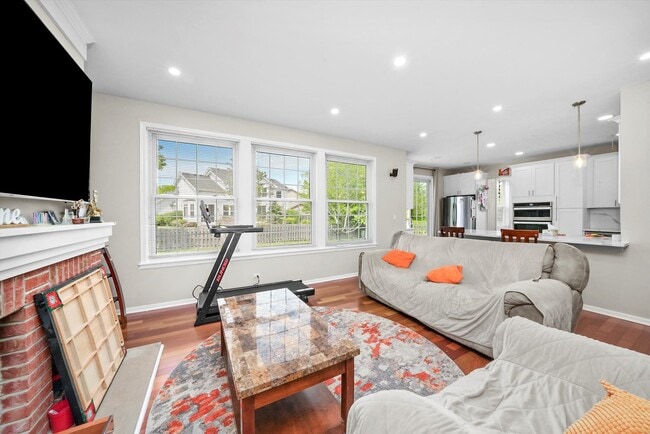 Building Photo - 2227 Avalon Ct S