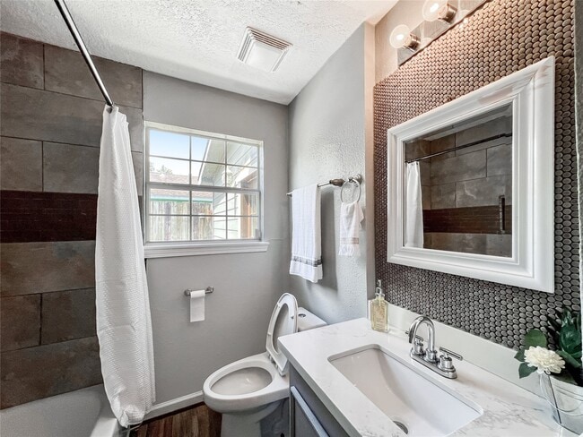 Building Photo - 6347 Limestone St