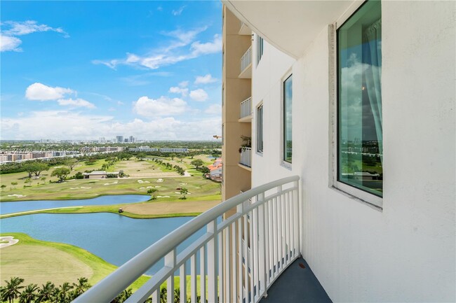 Building Photo - 1755 E Hallandale Beach Blvd
