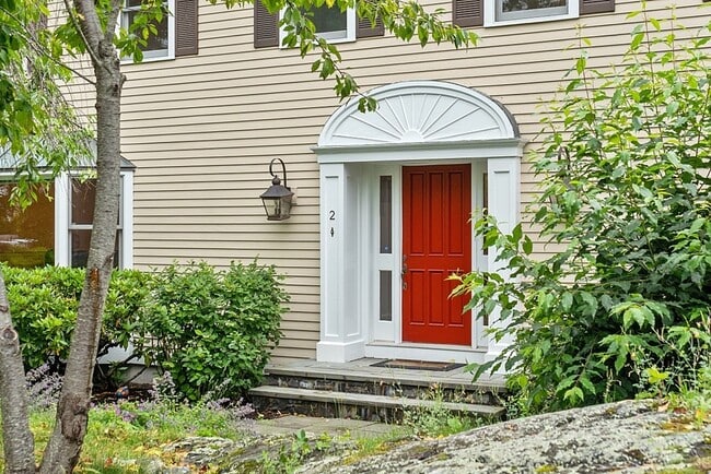 Building Photo - 2 Sunset Ridge