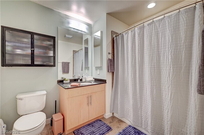 Building Photo - 353 E Bonneville Ave