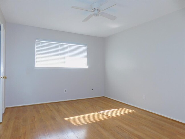 Building Photo - 11430 Sagemeadow Ln