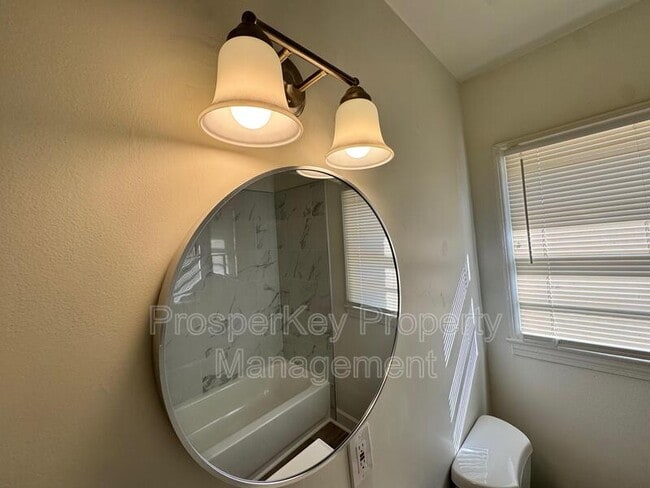 Building Photo - 4211 Searcy St