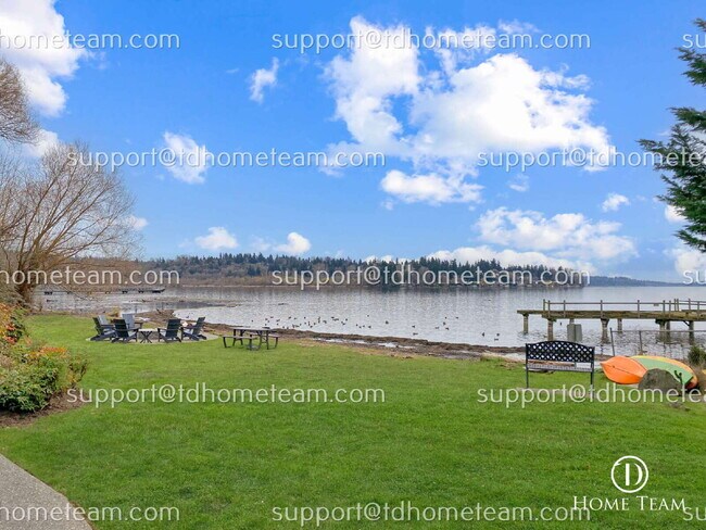 Building Photo - "Charming 1-Bed Waterfront Retreat with Scenic Lake Views & Pool in Kirkland!"