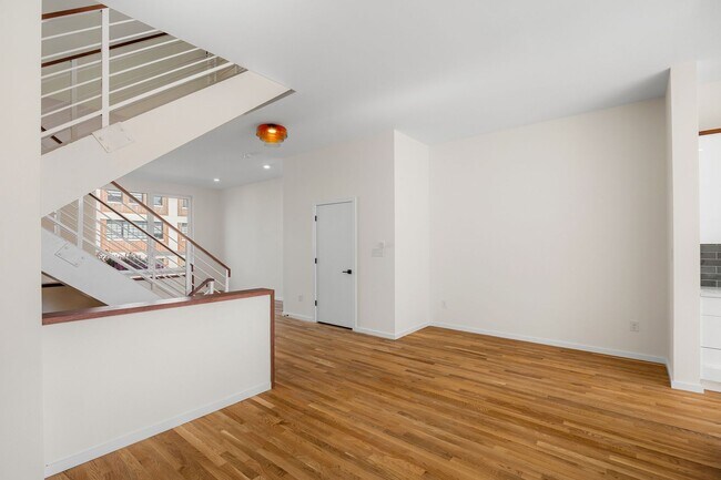 Building Photo - 223 S Stafford Ave