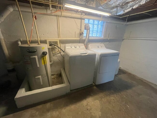 Building Photo - 8224 W Main St