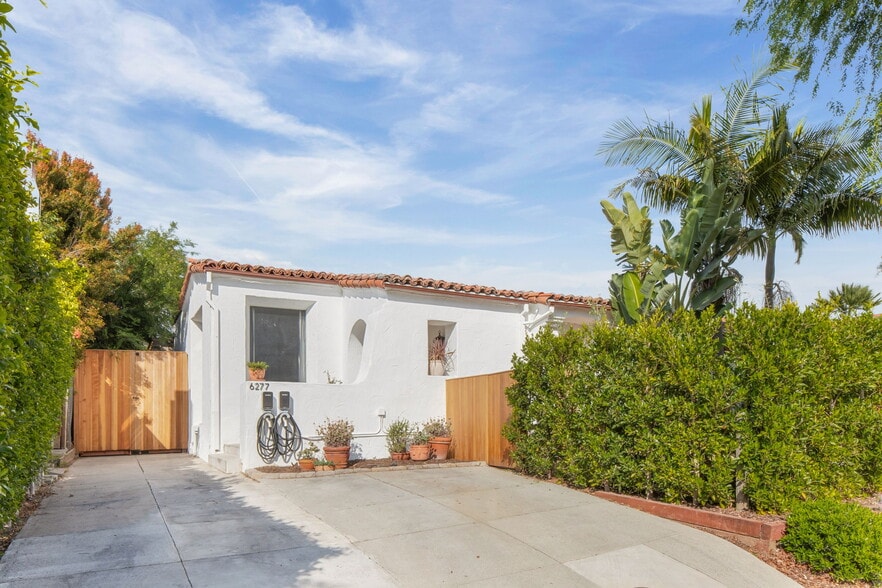 Building Photo - 6277 Commodore Sloat Dr