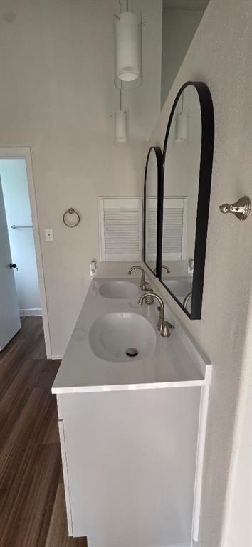 Building Photo - 8443 Gulfwood Ln