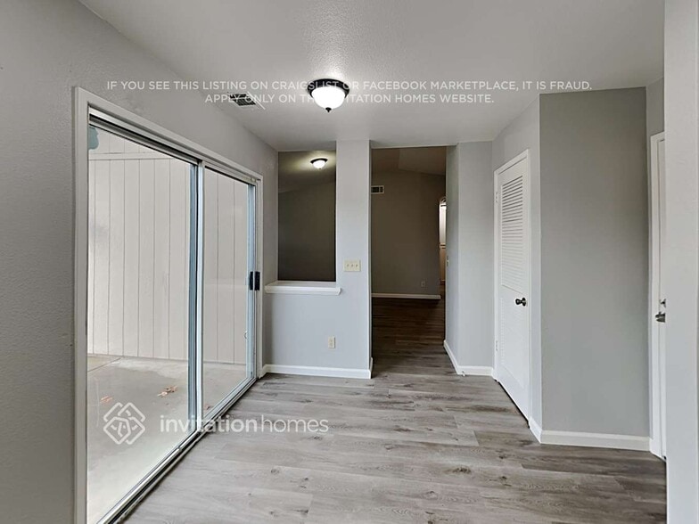 Building Photo - 598 Bernier Cir