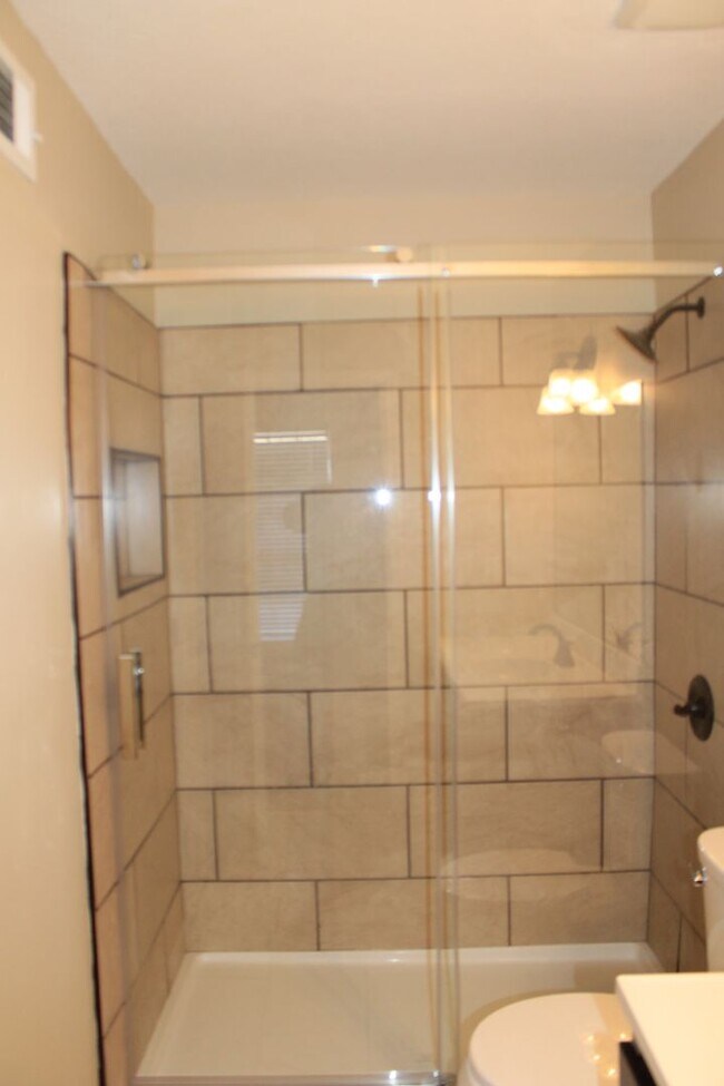 Building Photo - 3 Bedroom 2 Bath Columbia County Available