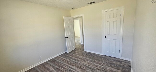 Building Photo - 1404 Deville St