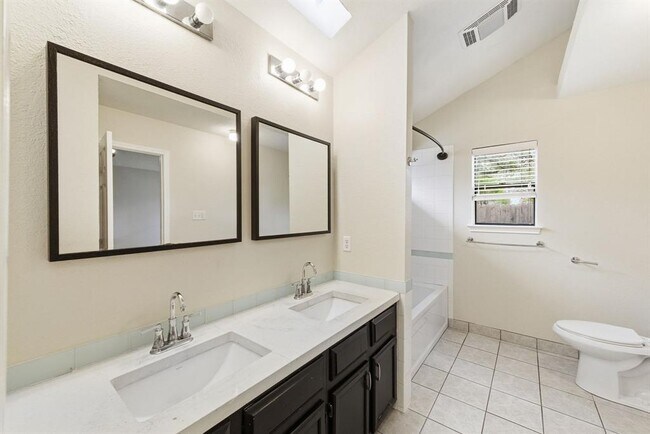 Building Photo - 11931 Bittern Hollow