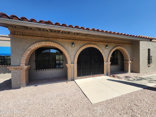 Building Photo - 4841 N Paseo Presidio