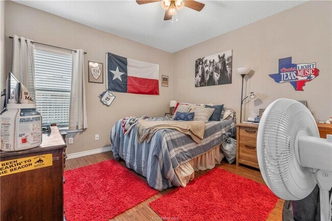 Building Photo - Available August 2026! Spacious 4 Bed House in South College Station!