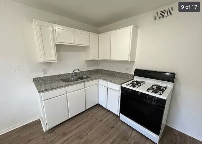 Building Photo - 2807 Observation Dr